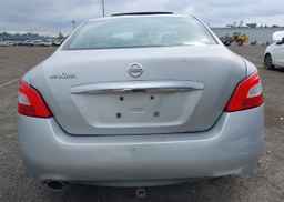 2011 NISSAN MAXIMA