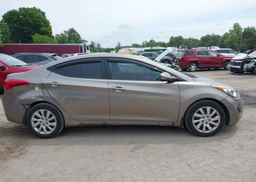 2013 HYUNDAI ELANTRA GL