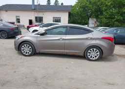 2013 HYUNDAI ELANTRA GL