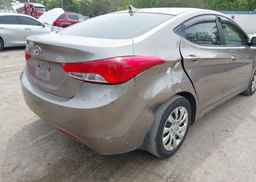 2013 HYUNDAI ELANTRA GL