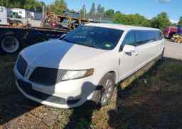 2013 LINCOLN MKT LIMO