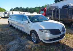 2013 LINCOLN MKT LIMO