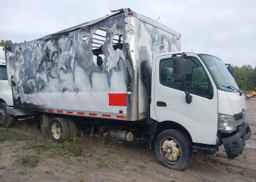 2014 HINO 195