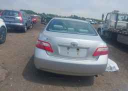2009 TOYOTA CAMRY SE