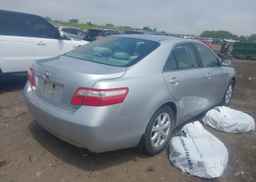 2009 TOYOTA CAMRY SE
