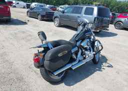 2011 HARLEY-DAVIDSON FXDC