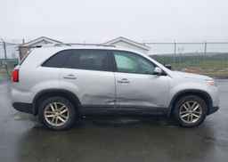2015 KIA SORENTO LX V6