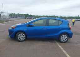2019 TOYOTA Prius c