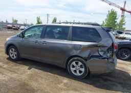 2014 TOYOTA SIENNA LE V6