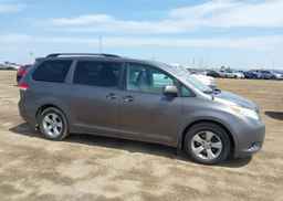 2014 TOYOTA SIENNA LE V6