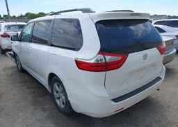 2015 TOYOTA SIENNA LE