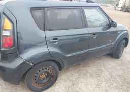 2011 KIA SOUL +