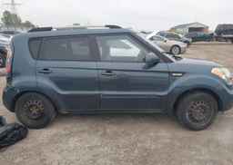 2011 KIA SOUL +