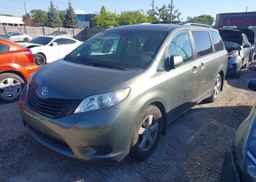 2011 TOYOTA SIENNA