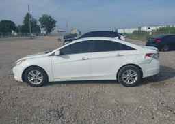 2013 HYUNDAI SONATA GL