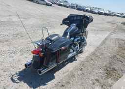 2018 HARLEY-DAVIDSON FLHX STREET GLIDE