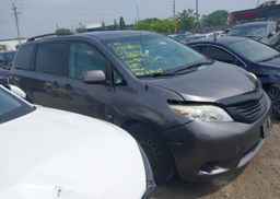 2012 TOYOTA SIENNA