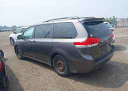 2012 TOYOTA SIENNA