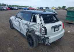 2017 MINI 5 DOOR COOPER