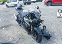 2025 SUZUKI GSX-R750