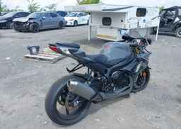 2025 SUZUKI GSX-R750