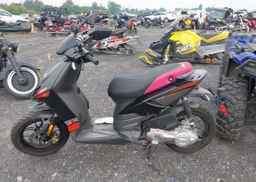 2022 APRILIA SR MOTARD 50