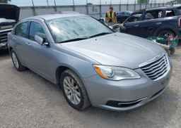 2014 CHRYSLER 200
