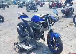 2015 YAMAHA YZFR3