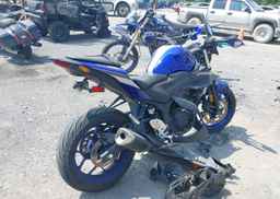 2015 YAMAHA YZFR3