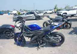 2015 YAMAHA YZFR3