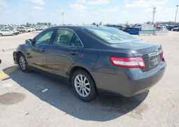 2011 TOYOTA CAMRY XLE
