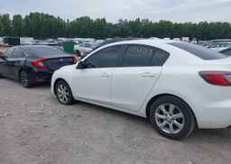 2011 MAZDA MAZDA3 GS