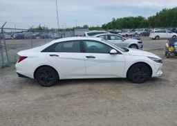 2022 HYUNDAI ELANTRA