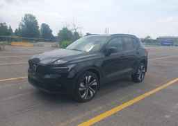 2024 VOLVO XC40 B5 ULTIMATE DARK THEME