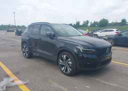 2024 VOLVO XC40 B5 ULTIMATE DARK THEME