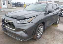 2022 TOYOTA HIGHLANDER PLATINUM