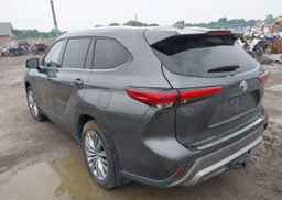 2022 TOYOTA HIGHLANDER PLATINUM