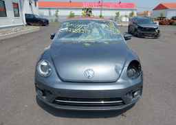2019 VOLKSWAGEN BEETLE S