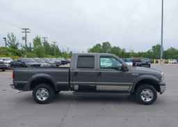 2005 FORD F-250 LARIAT