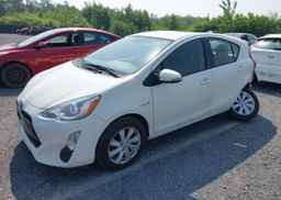 2016 TOYOTA Prius c