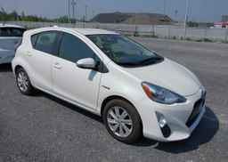 2016 TOYOTA Prius c