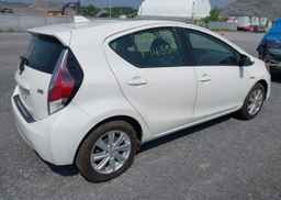 2016 TOYOTA Prius c