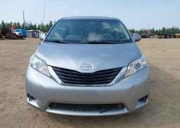 2014 TOYOTA SIENNA LE 7 PASSENGER