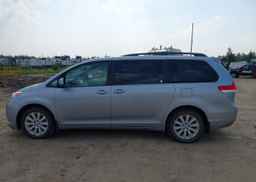 2014 TOYOTA SIENNA LE 7 PASSENGER