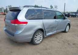 2014 TOYOTA SIENNA LE 7 PASSENGER