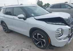 2023 MITSUBISHI OUTLANDER LE