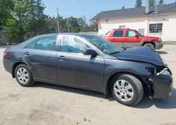 2010 TOYOTA CAMRY SE