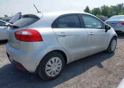 2013 KIA RIO