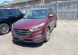 2017 HYUNDAI TUCSON SE