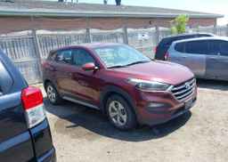 2017 HYUNDAI TUCSON SE